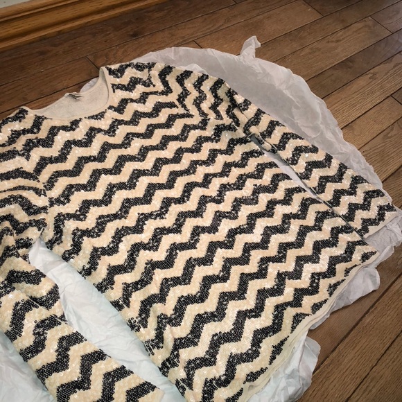 ✨SALE Chevron sequined JCrew top - Picture 3 of 8